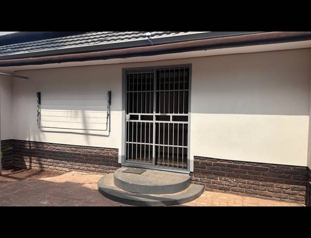 1 BEDROOM FLAT TO LET IN REFILWE